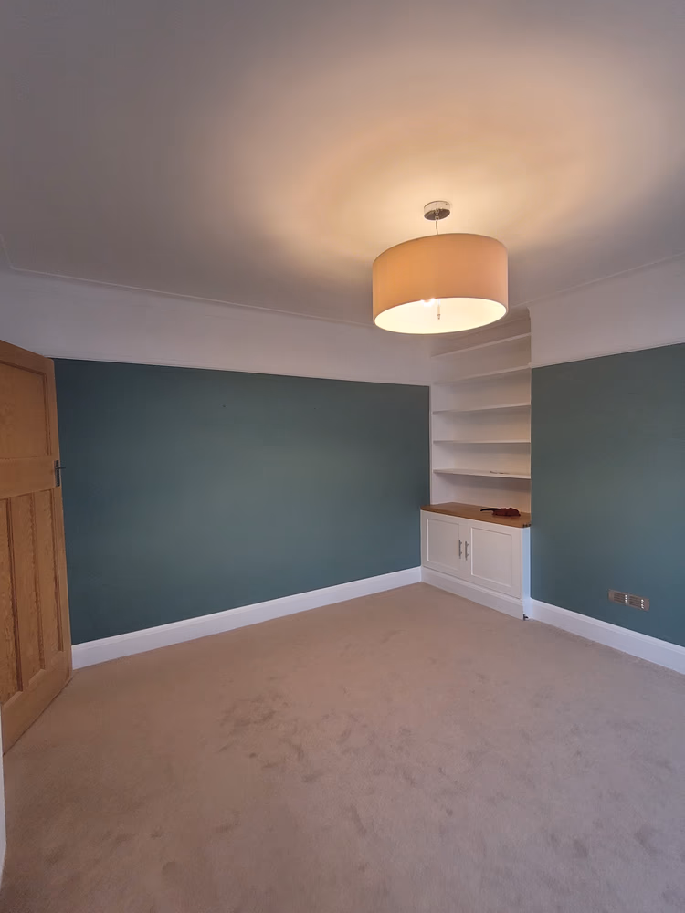 Fully redecorated lounge in Surbiton with fresh finish throughout